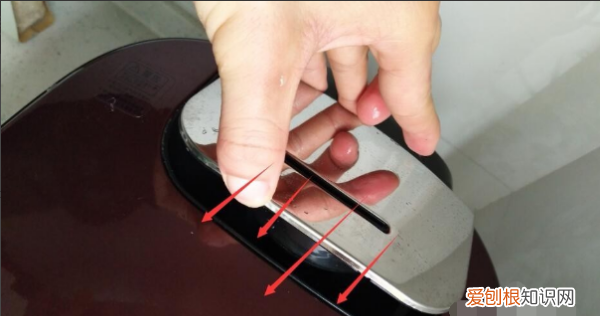 怎么拆卸和安装电饭煲内盖,九阳电饭锅盖子怎么拆图解