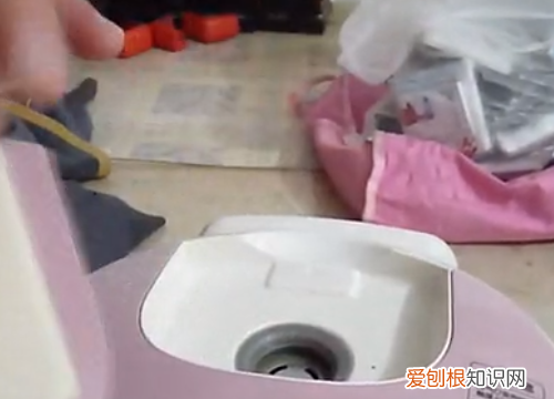 怎么拆卸和安装电饭煲内盖,九阳电饭锅盖子怎么拆图解