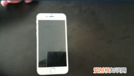 iphone5怎么开机，苹果手机怎么开机按哪个键
