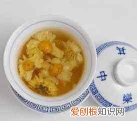 菊花茶泡久了变绿还能喝，菊花茶为什么会变绿色能喝吗