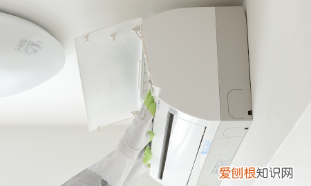 格力空调前盖怎么打开，如何打开空调盖取出过滤网