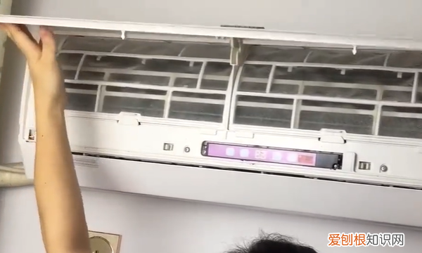 格力空调前盖怎么打开，如何打开空调盖取出过滤网