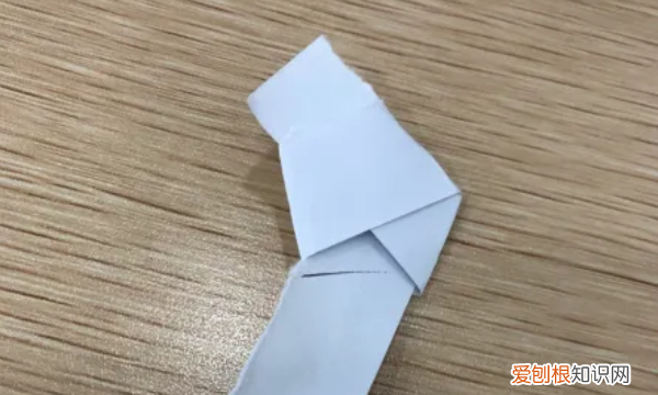 折星星的方法，折星星怎么折一步一步的教纸条