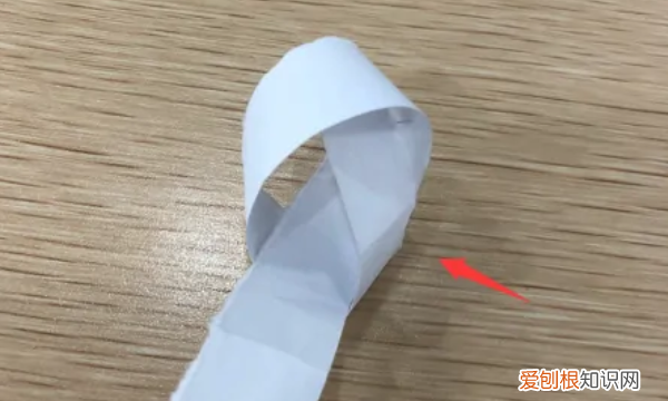 折星星的方法，折星星怎么折一步一步的教纸条
