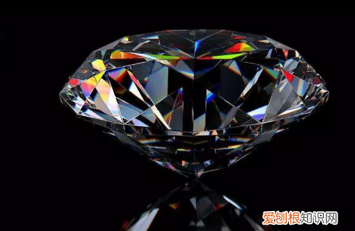 莫桑钻戒和真钻戒有什么不同，莫桑石和真钻石肉眼分的出吗