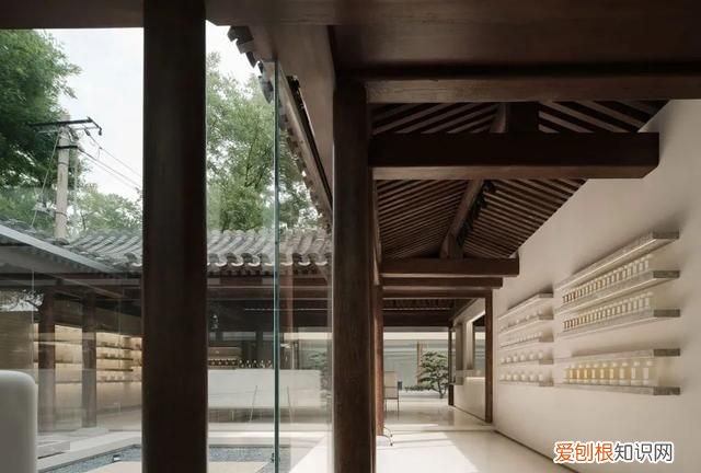 280年皇家古建筑被时尚激活-观夏国子监旗舰店