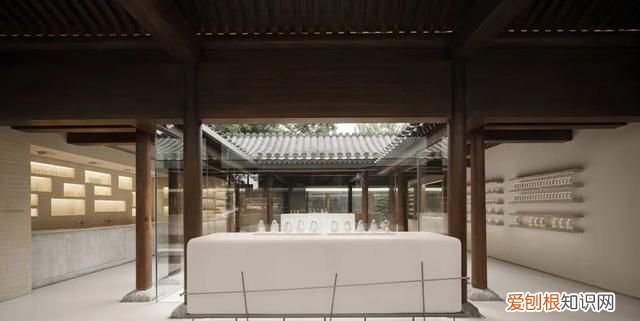 280年皇家古建筑被时尚激活-观夏国子监旗舰店