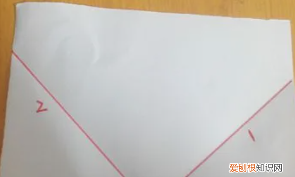 弹跳方块怎么折视频，宝宝折纸系列之简单的方块怎么折