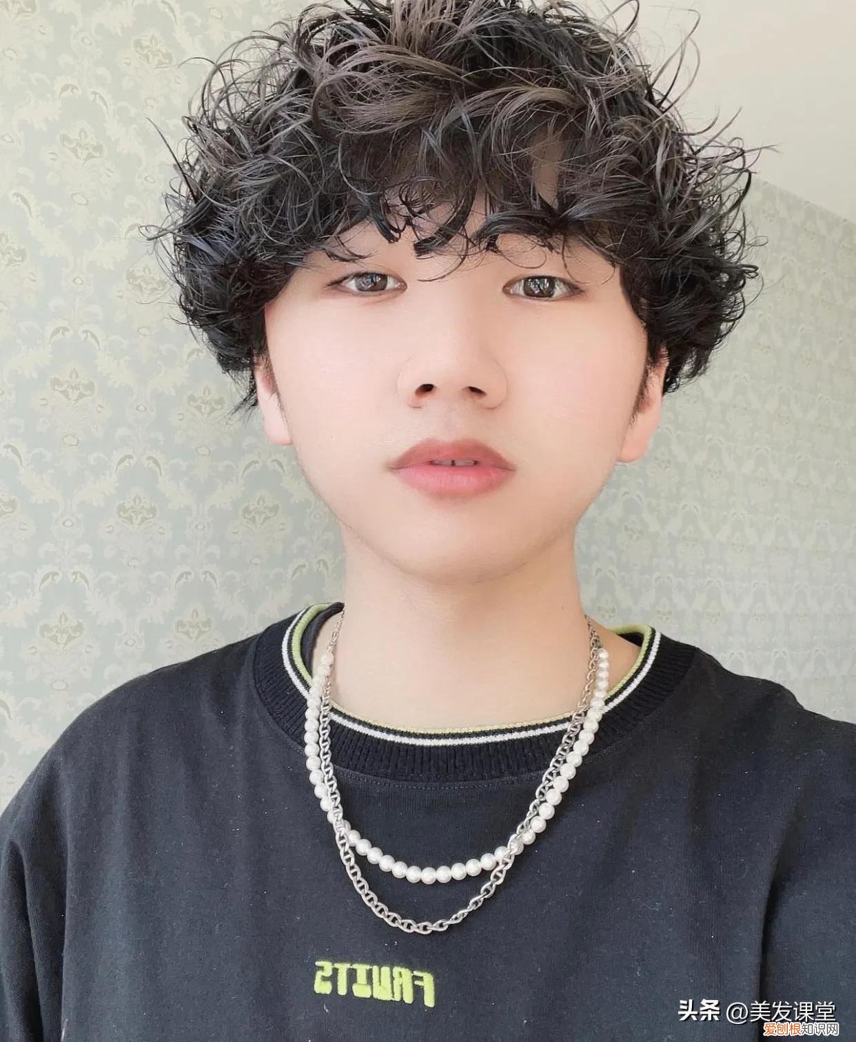 男生中长发发型