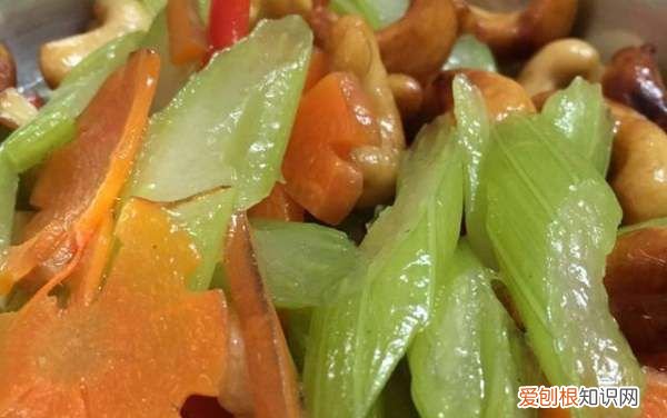 西芹腰果怎么做,西芹腰果的家常做法