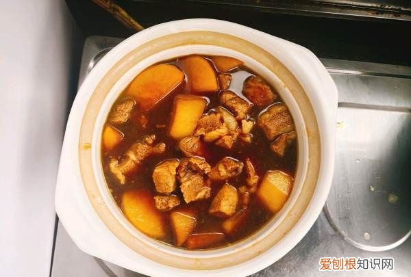 焖萝卜的做法，萝卜焖牛腩的家常做法