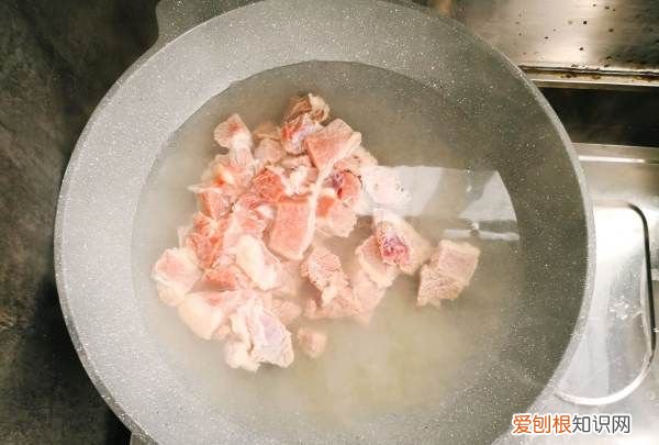 焖萝卜的做法，萝卜焖牛腩的家常做法