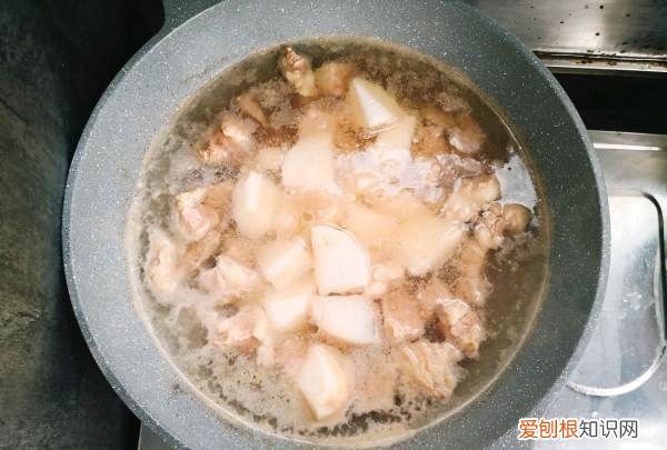 焖萝卜的做法，萝卜焖牛腩的家常做法