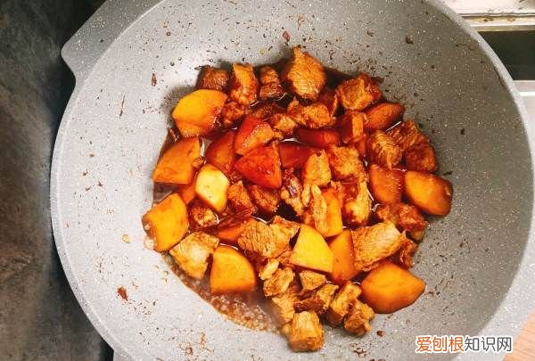 焖萝卜的做法，萝卜焖牛腩的家常做法