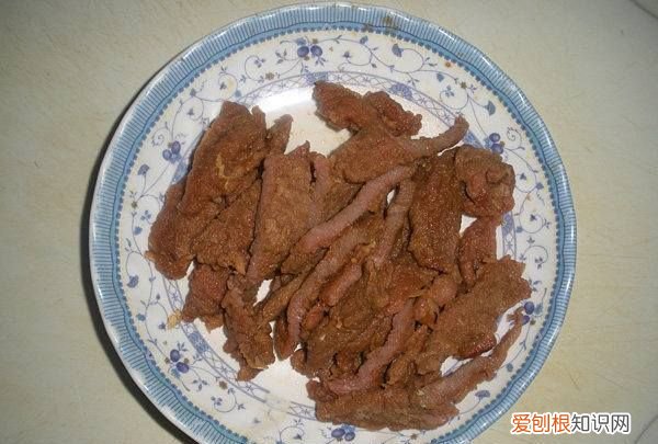 香菇炒油菜的做法步骤，在家做香菇爆炒卤牛肉的做法