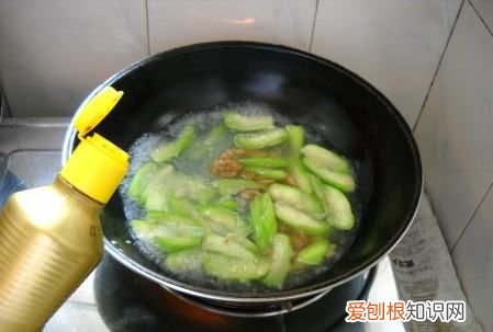 皮蛋怎么做，皮蛋汤做法大全