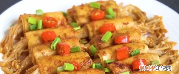 豆腐皮卷金针菇的做法，烤豆皮卷金针菇怎么做