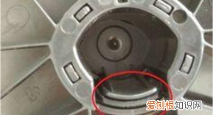 戴尔显示器底座怎么拆