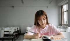 大学上课可以睡觉，大学生可以睡觉吗