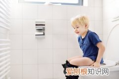 宝宝用吸管杯老是咬怎么办 ，宝宝不会喝吸管杯只会咬吸管