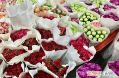 怎样延长花期给鲜花保鲜 买回来的鲜花该如何处理，才可以让花期最大限度延长！