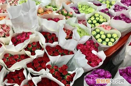 怎样延长花期给鲜花保鲜 买回来的鲜花该如何处理，才可以让花期最大限度延长！