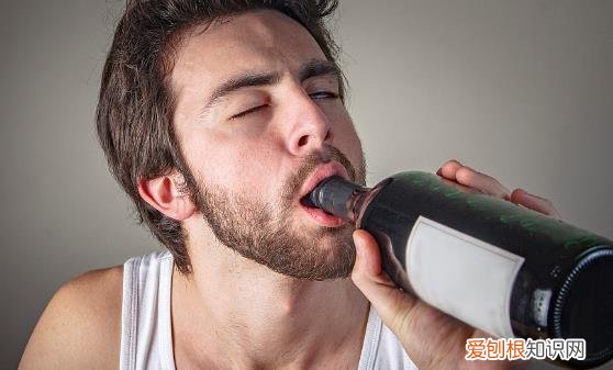 大酒伤肝伤害远不止于此 饮酒的注意事项要牢记