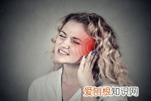吃东西咽下去胸口噎疼怎么回事 ,吃东西噎住了胸口疼