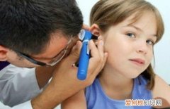 挖耳朵小小的动作易致耳袭 隐藏着很大的风险