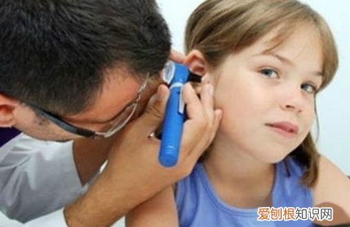 挖耳朵小小的动作易致耳袭 隐藏着很大的风险