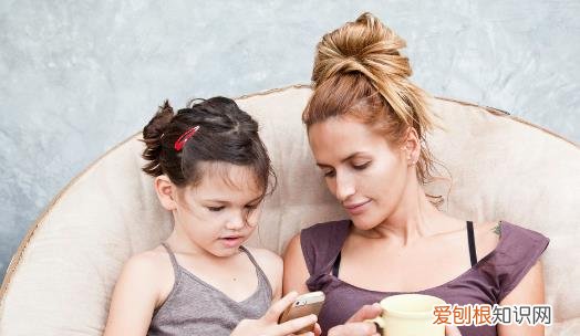 长期熬夜玩手机 当心8大危害