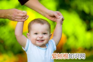 刚出生的小孩老哭吗 ，刚出生的小孩老哭吗怎么回事