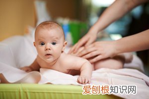 宝宝四个月能扶着坐吗 ，四个月婴儿能扶着坐吗