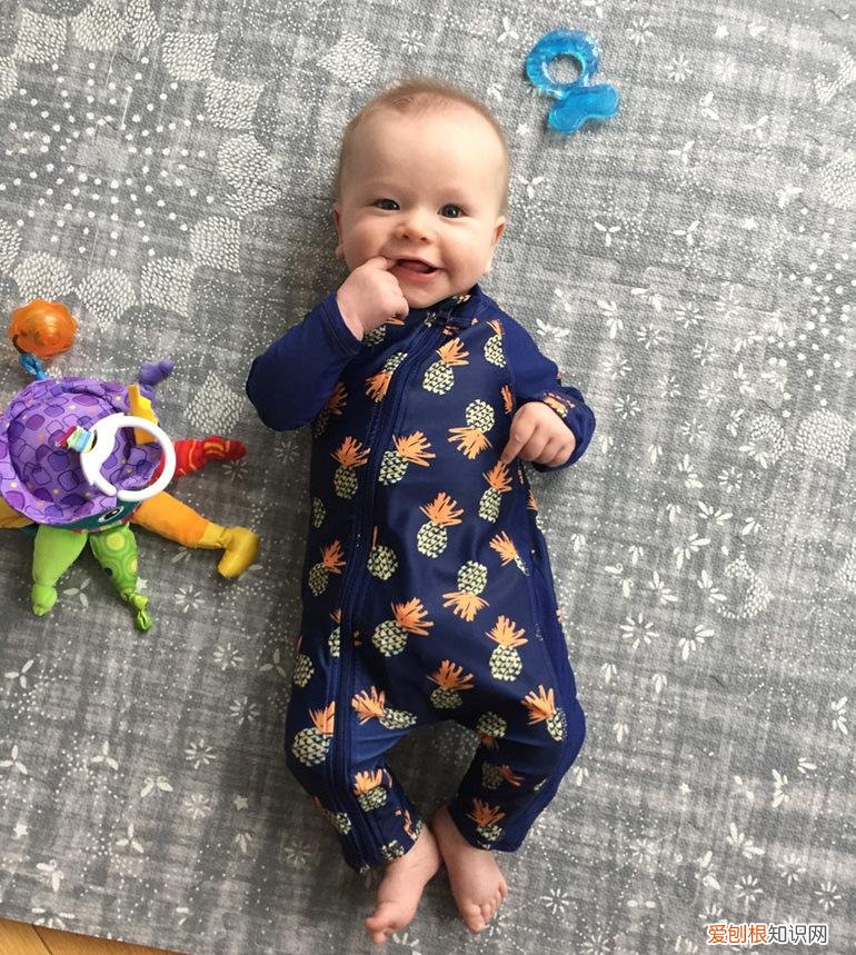 婴儿发展阶段0到12个月，0-12个月育儿重点：不同阶段娃发育特点及重点培养能力，收藏