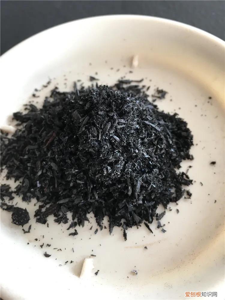 花肥有毒吗?，养花不用买肥料，这“5种肥”随处可见，捡回来养花，花草疯着长
