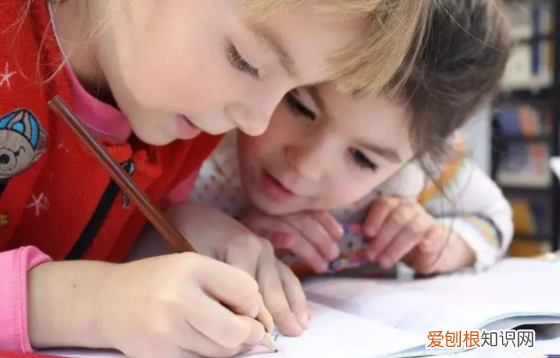 宝宝是个快乐孩子的说说，别再快乐育儿了，优秀的孩子都是管出来的