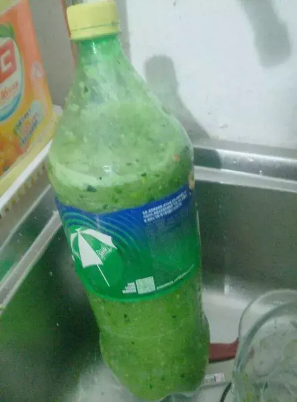 我们一共要给60盆花浇水,我已经浇了18盆，王大爷养花，只浇一种水，花肥没买过，偏偏盆盆都很旺