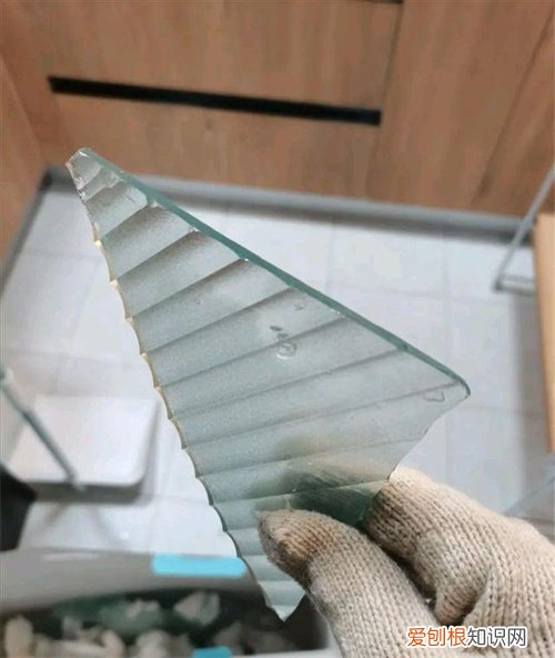 玻璃有几种类型，玻璃有几种类型透明度高不易碎