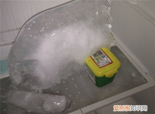 冰箱冷藏室结冰的原因和解决方法是怎样的，冰箱冷藏室结冰的原因和解决方法是怎样的呢