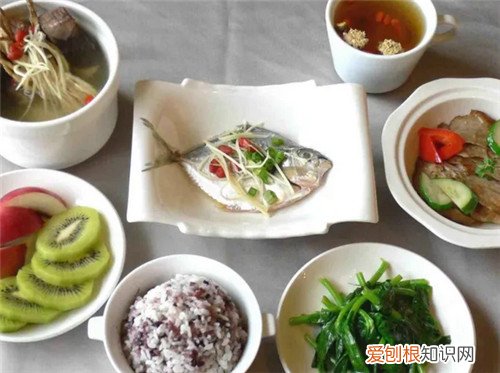 坐月子能吃哪些食物，坐月子能吃哪些食物哪些东西催奶