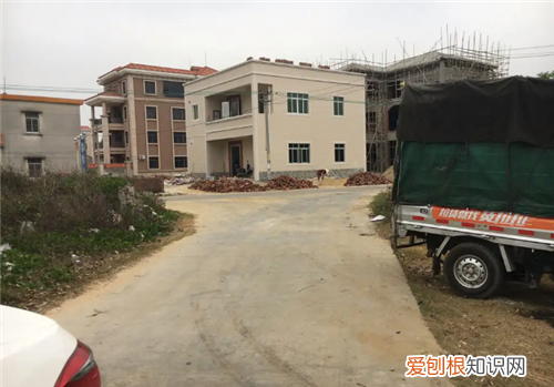 小区内人行道算路冲吗，小区人行道算不算路冲吗