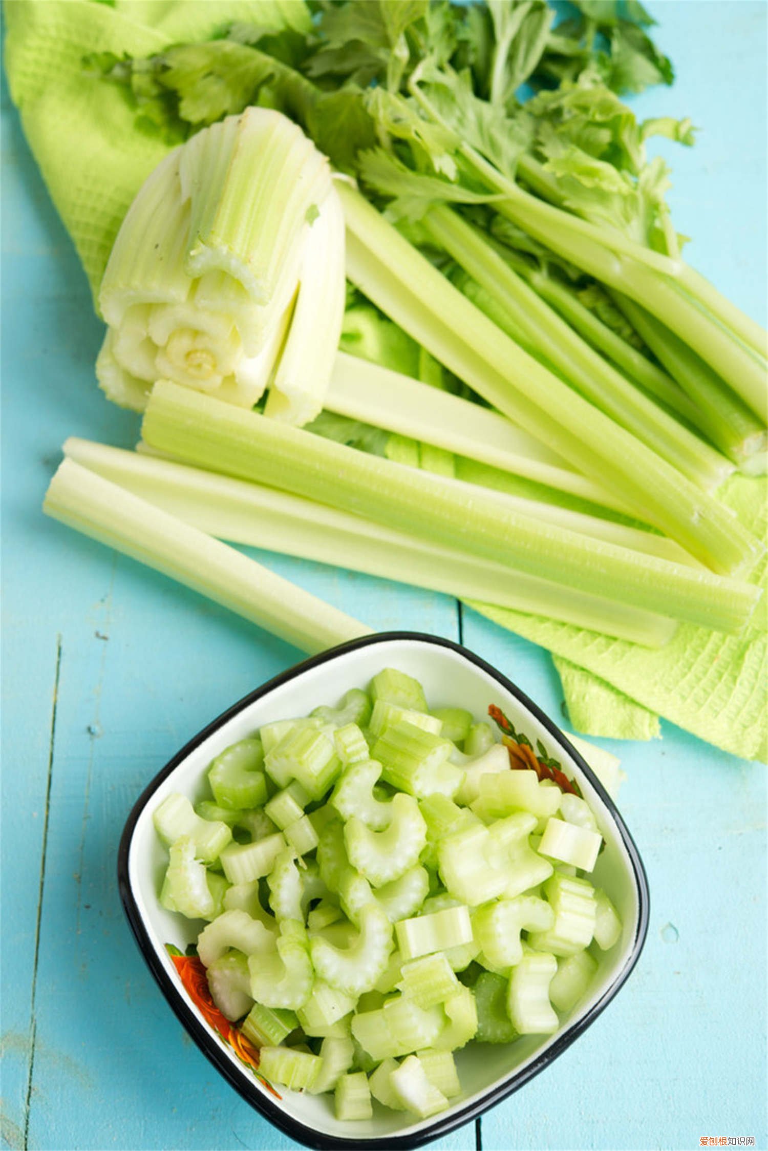 芹菜育苗什么时候可以移栽 芹菜育苗方法和时间