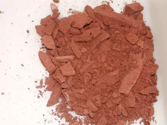 花的叶子蔫了还能救活吗，花盆里浇1勺，再萎蔫难活的花，7天后叶绿根壮，重新爆满盆