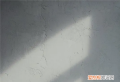 老旧石灰墙怎样做到经济翻新，老石灰墙面如何翻新