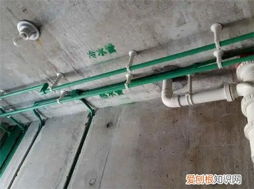 家装水管走顶是错误的吗，家装水管走顶是错误的吗图片