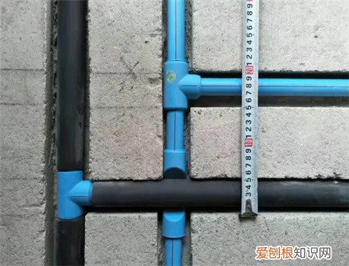 家装水管走顶是错误的吗，家装水管走顶是错误的吗图片