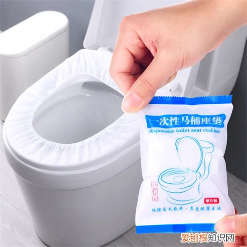 马桶纸怎么铺，马桶用纸怎么做