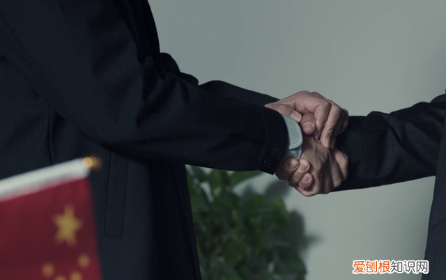 《扫黑风暴》还有第二季？裴伟、谢中林未落网，骆山河没办庆功宴