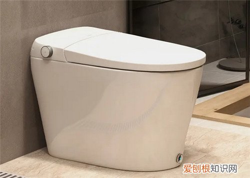 马桶两边各留15cm够么，马桶两边留10cm