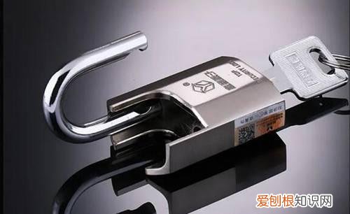 反锁旋钮坏了出不去怎么办，反锁旋钮坏了门打不开